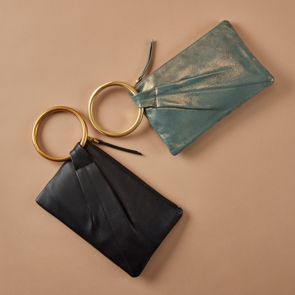 Hobo | Sheila Hard Ring Clutch in Pebbled Leather - Black