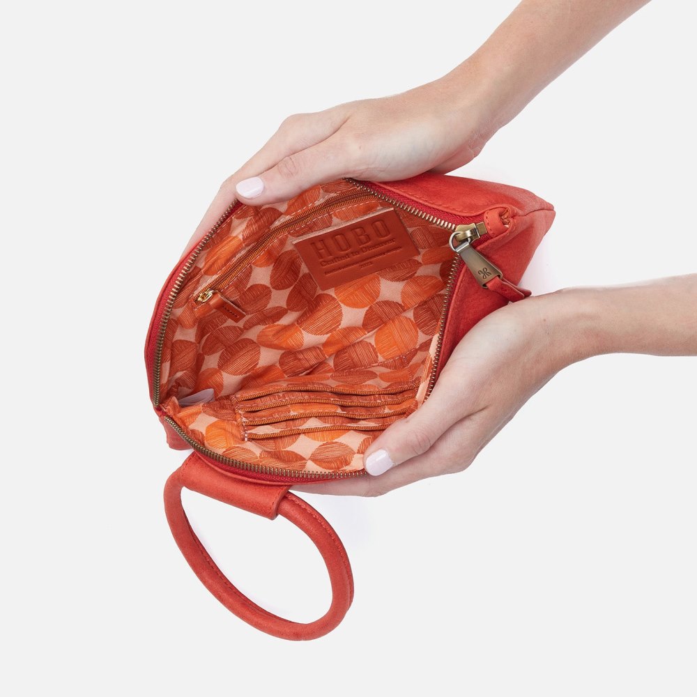 Hobo | Sable Wristlet in Buffed Leather - Chili