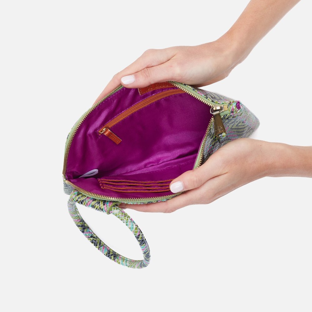 Hobo | Sable Wristlet in Printed Leather - Geo Diamond Print