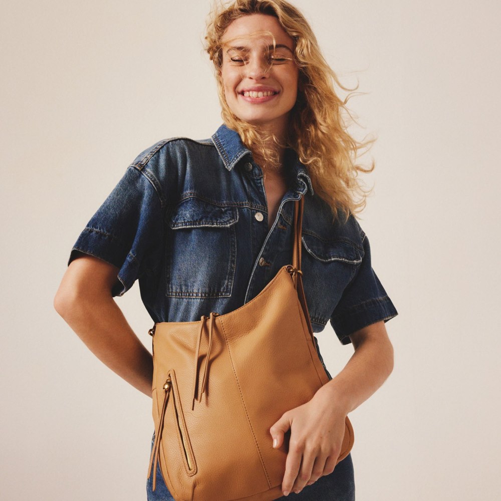 Hobo | Merrin Convertible Backpack in Pebbled Leather - Sandstorm