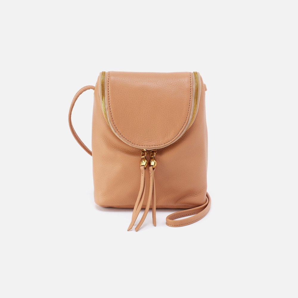 Hobo | Fern Crossbody in Pebbled Leather - Sandstorm