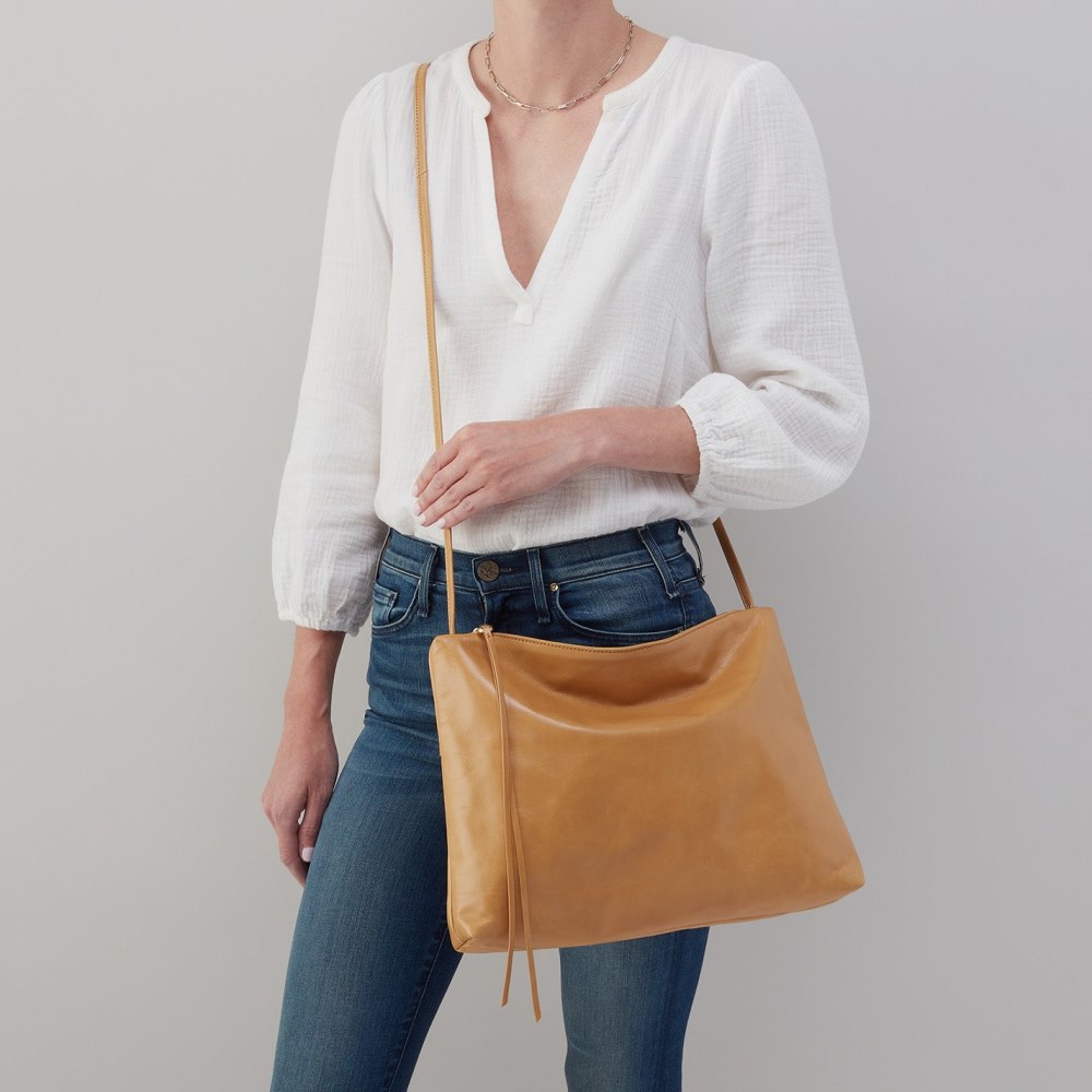 Hobo | Ziggy Crossbody in Polished Leather - Desert