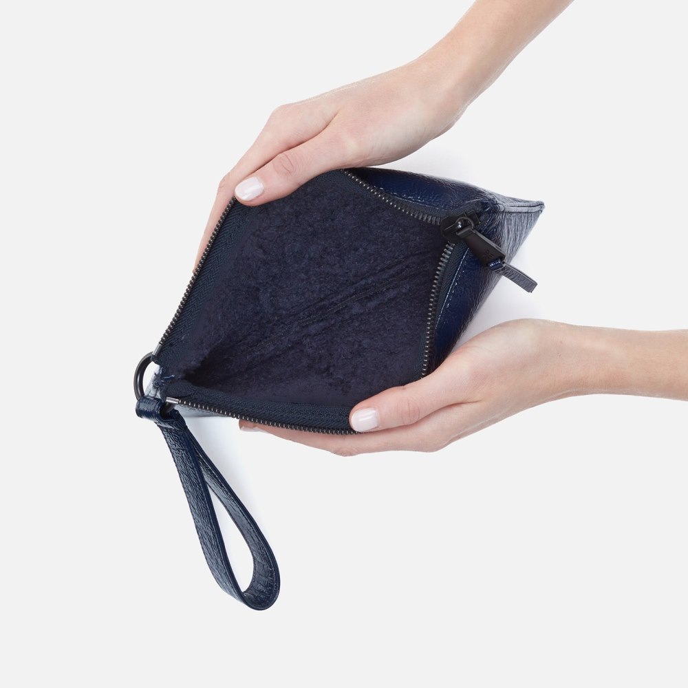 Hobo | Vida Wristlet in Pebbled Patent With Faux Shearling - Deep Indigo