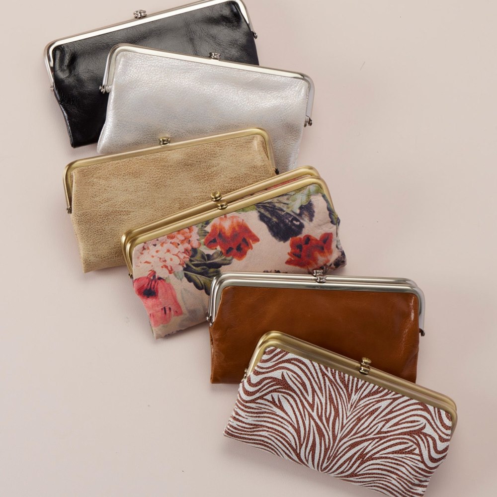 Hobo | Lauren Clutch-Wallet in Metallic Leather - Gold Leaf