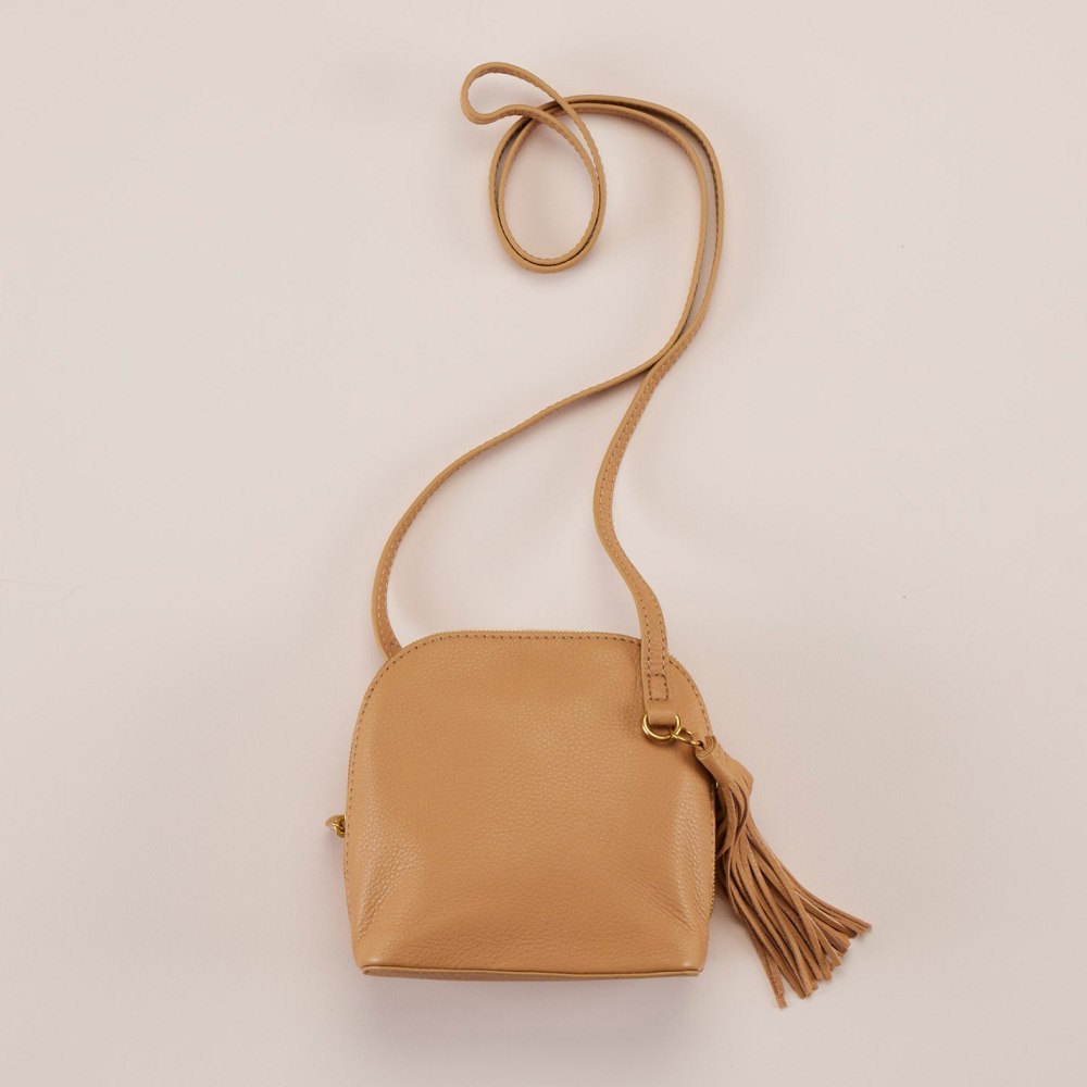 Hobo | Nash Crossbody in Pebbled Leather - Sandstorm