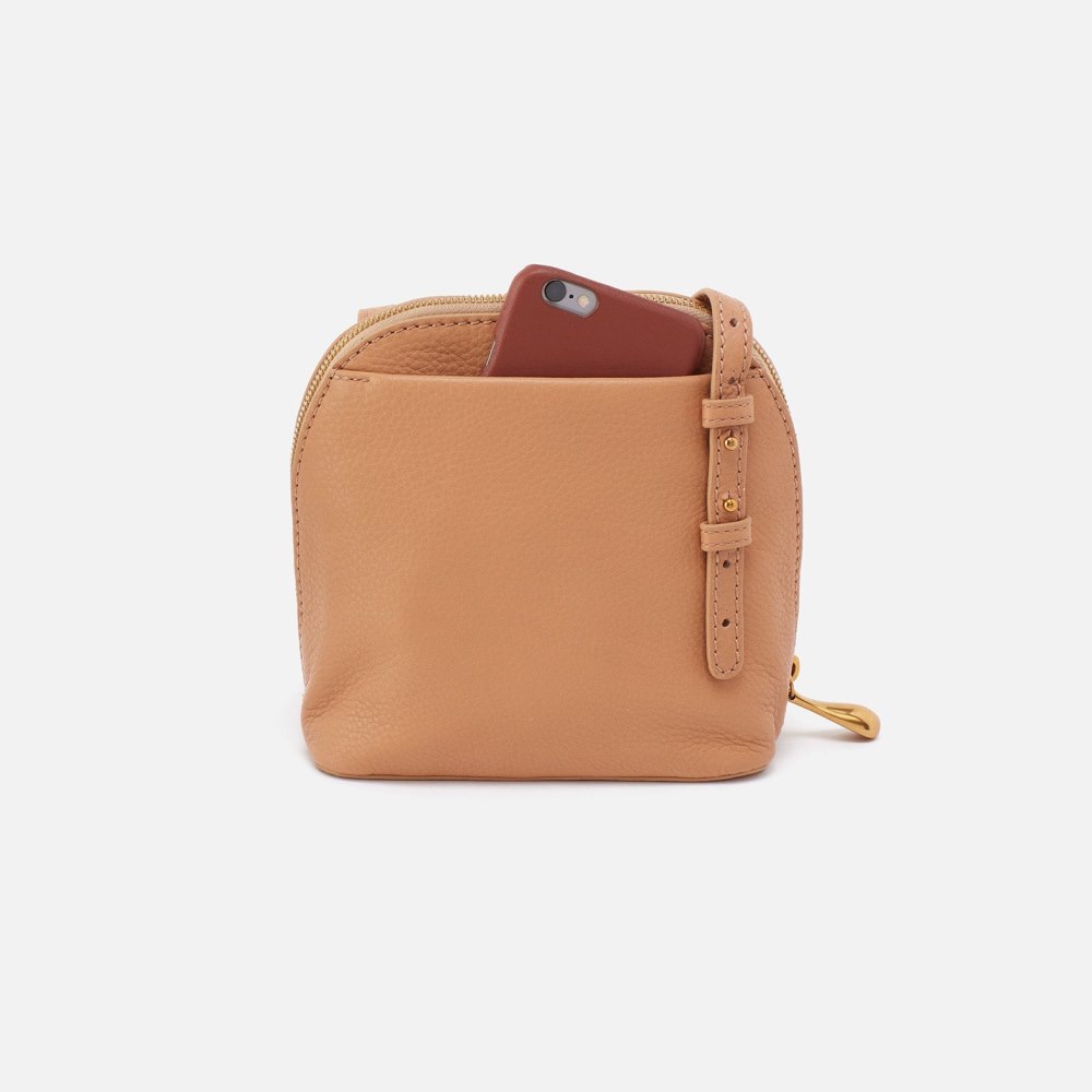 Hobo | Nash Crossbody in Pebbled Leather - Sandstorm