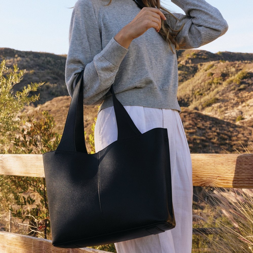 Hobo | Vida Tote in Micro Pebbled Leather - Black