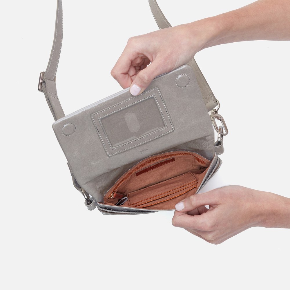 Hobo | Winn Belt Bag in Polished Leather - Light Grey