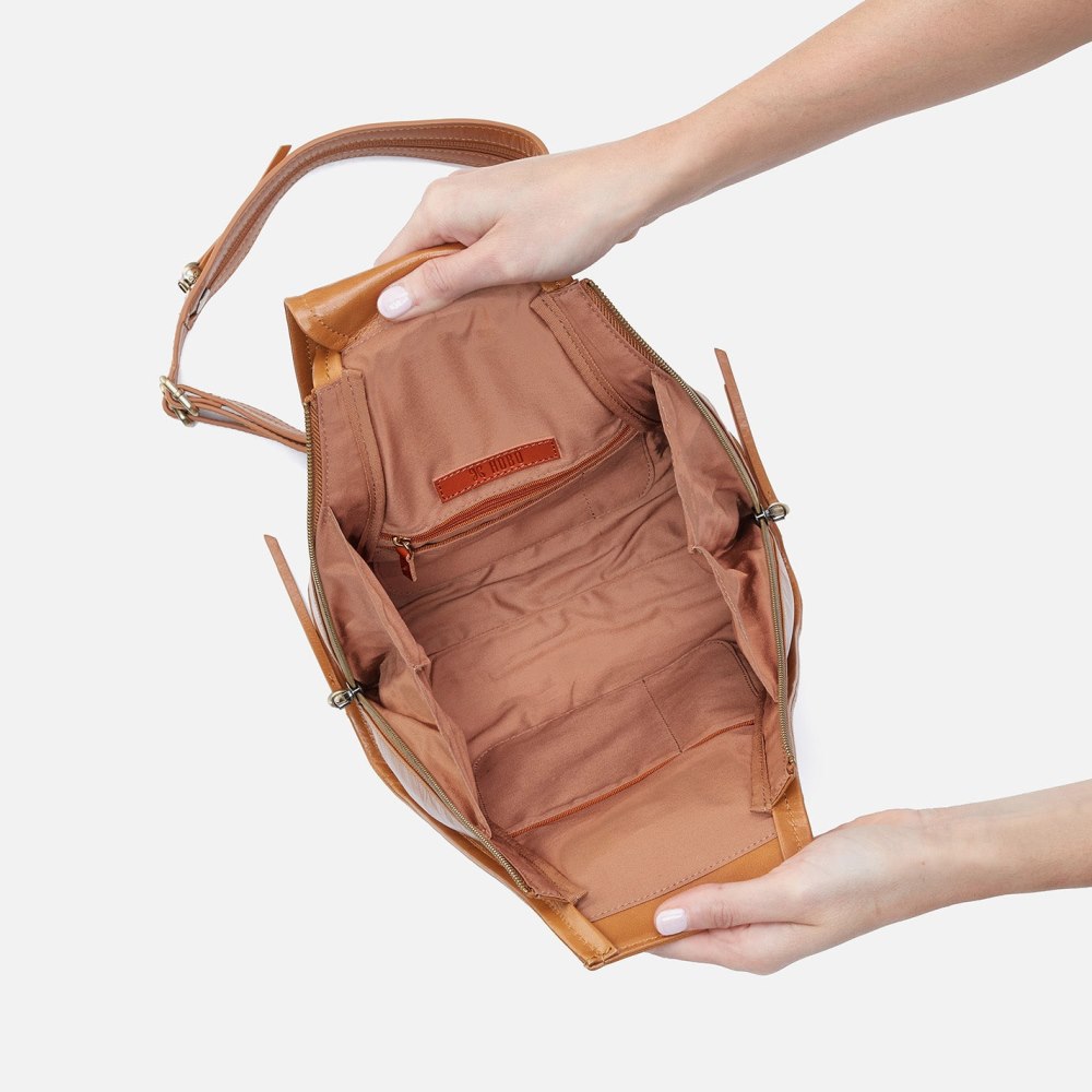 Hobo | Betta Backpack in Polished Leather - Natural