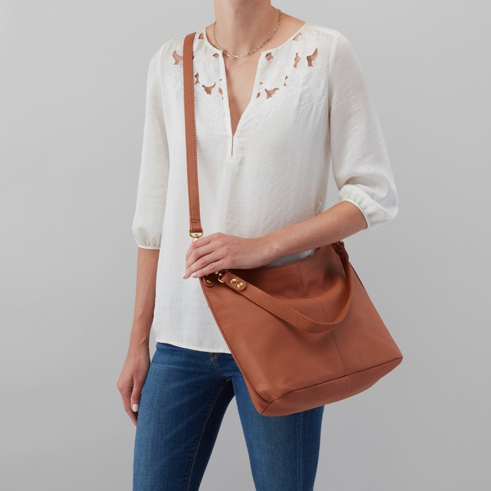 Hobo | Pier Shoulder Bag in Pebbled Leather - Cashew