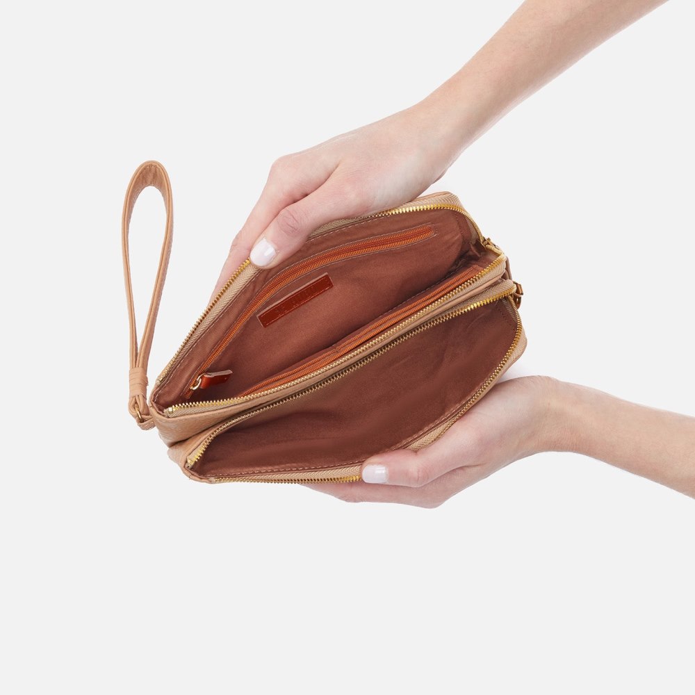 Hobo | Dayton Wristlet in Pebbled Leather - Sandstorm