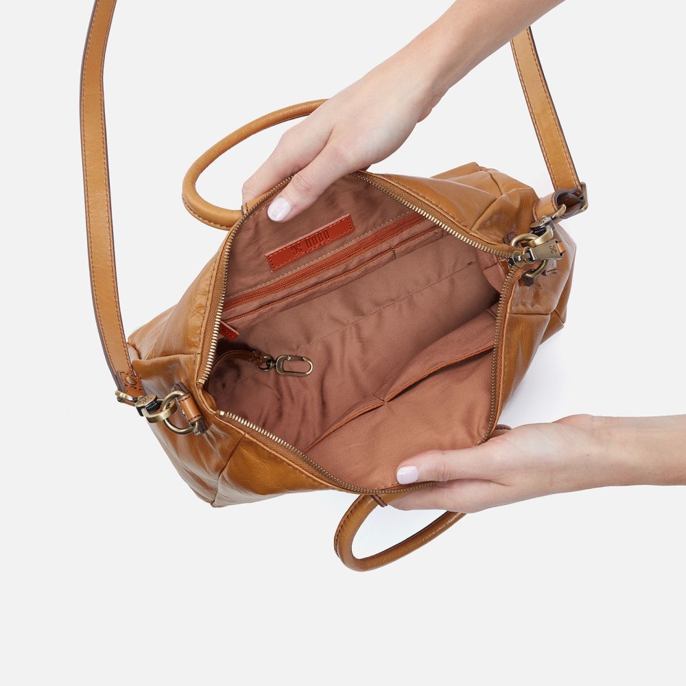 Hobo | Sheila Medium Satchel in Polished Leather - Natural