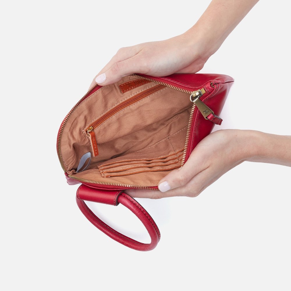 Hobo | Sable Wristlet in Polished Leather - Claret