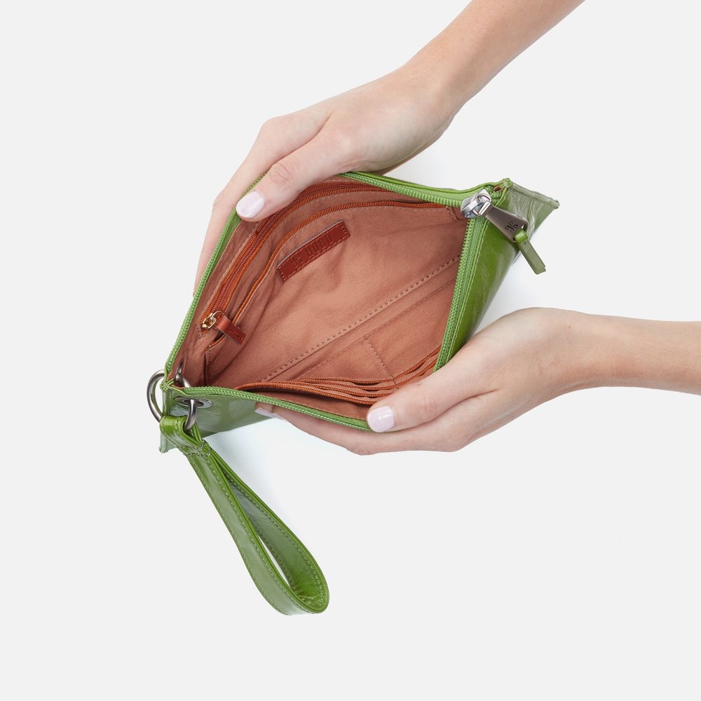 Hobo | Vida Wristlet in Polished Leather - Garden Green