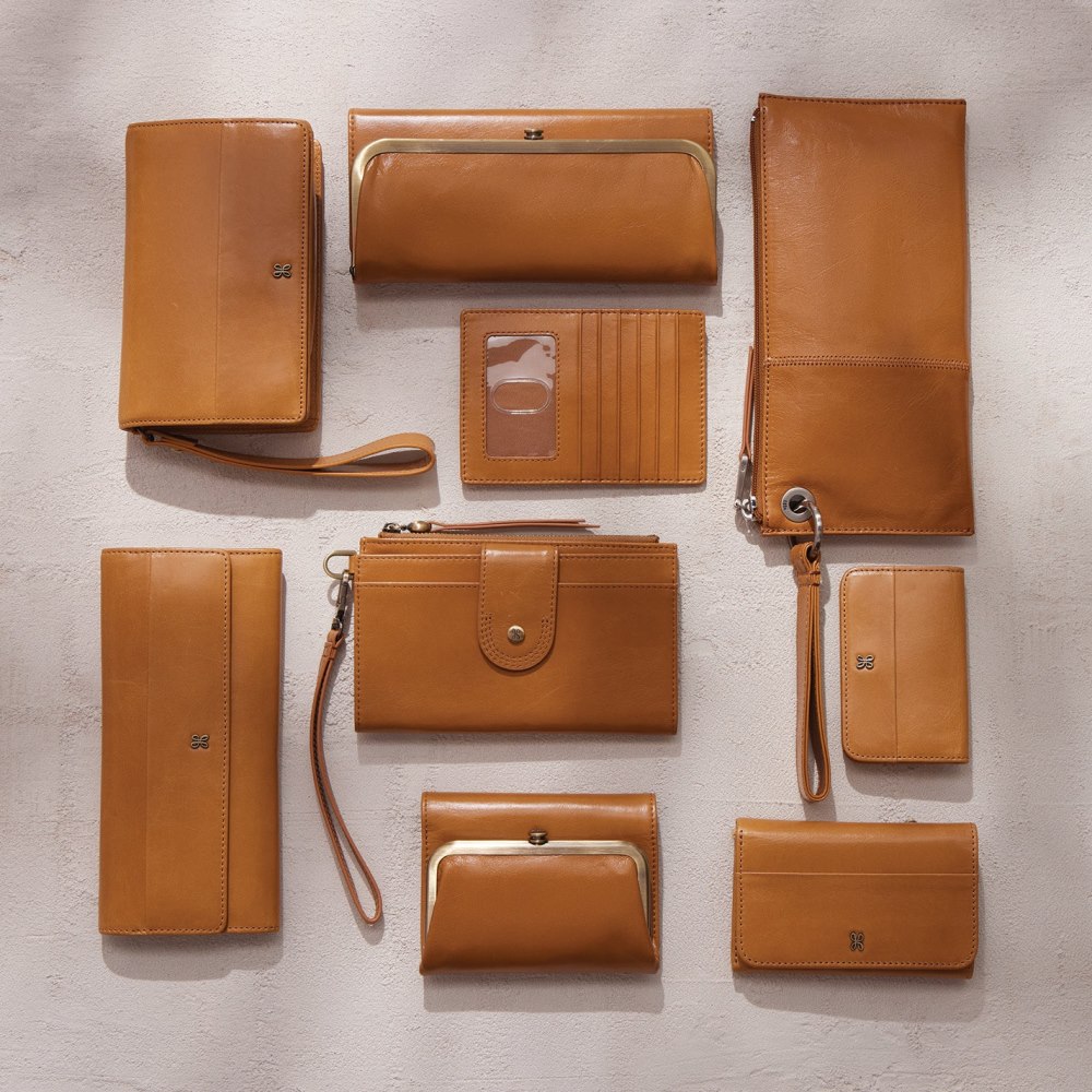 Hobo | Rachel Continental Wallet in Polished Leather - Natural