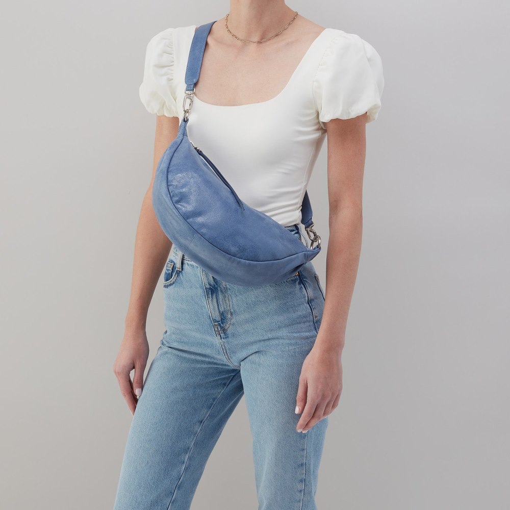 Hobo | Knox Sling in Buffed Leather - Azure