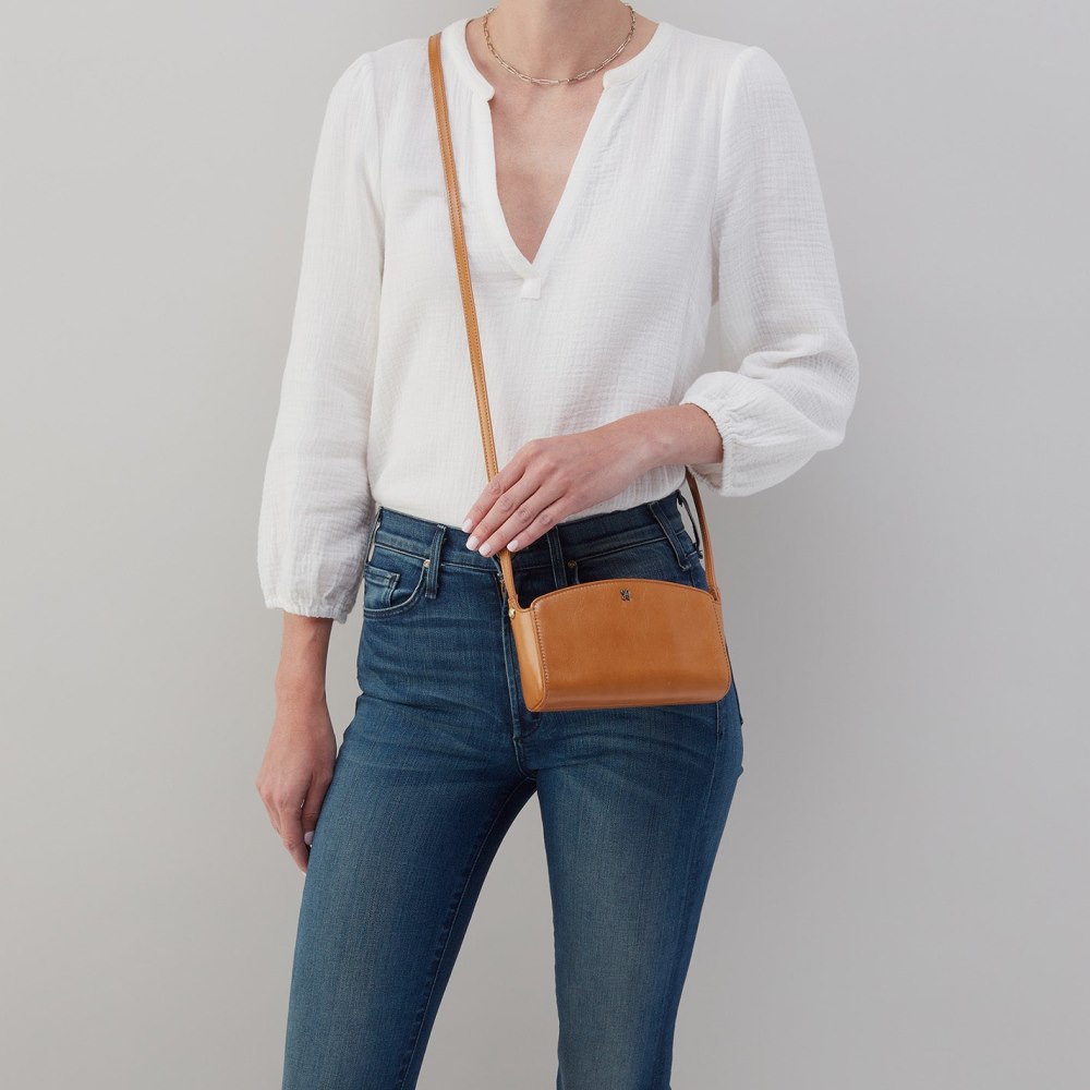 Hobo | Jesse Crossbody in Polished Leather - Natural