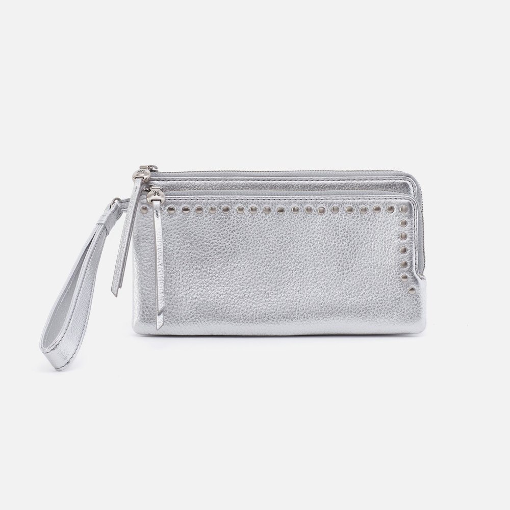 Hobo | Dayton Wristlet in Metallic Leather - Argento