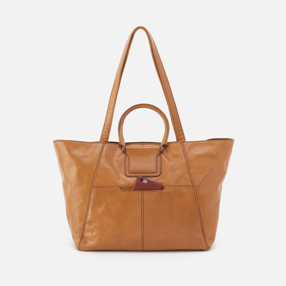 Hobo | Sheila East-West Tote in Polished Leather - Natural