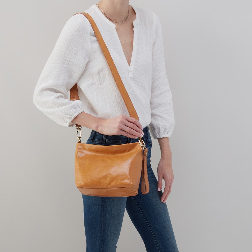 Hobo | Ashe Crossbody in Polished Leather - Light Grey