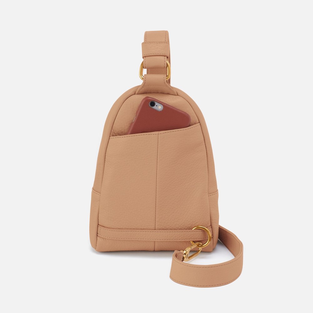 Hobo | Fern Sling in Pebbled Leather - Sandstorm