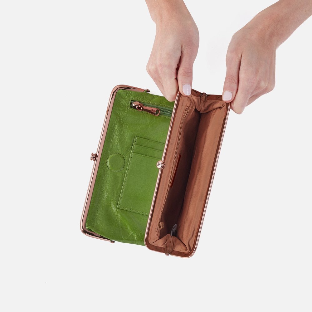 Hobo | Lauren Clutch-Wallet in Polished Leather - Garden Green