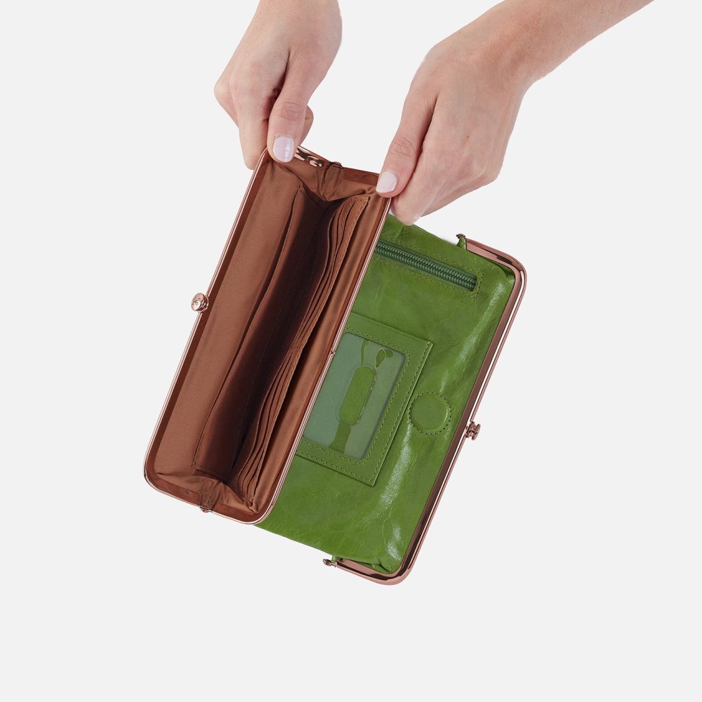 Hobo | Lauren Clutch-Wallet in Polished Leather - Garden Green