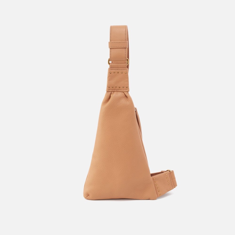 Hobo | Bodhi Sling in Pebbled Leather - Sandstorm