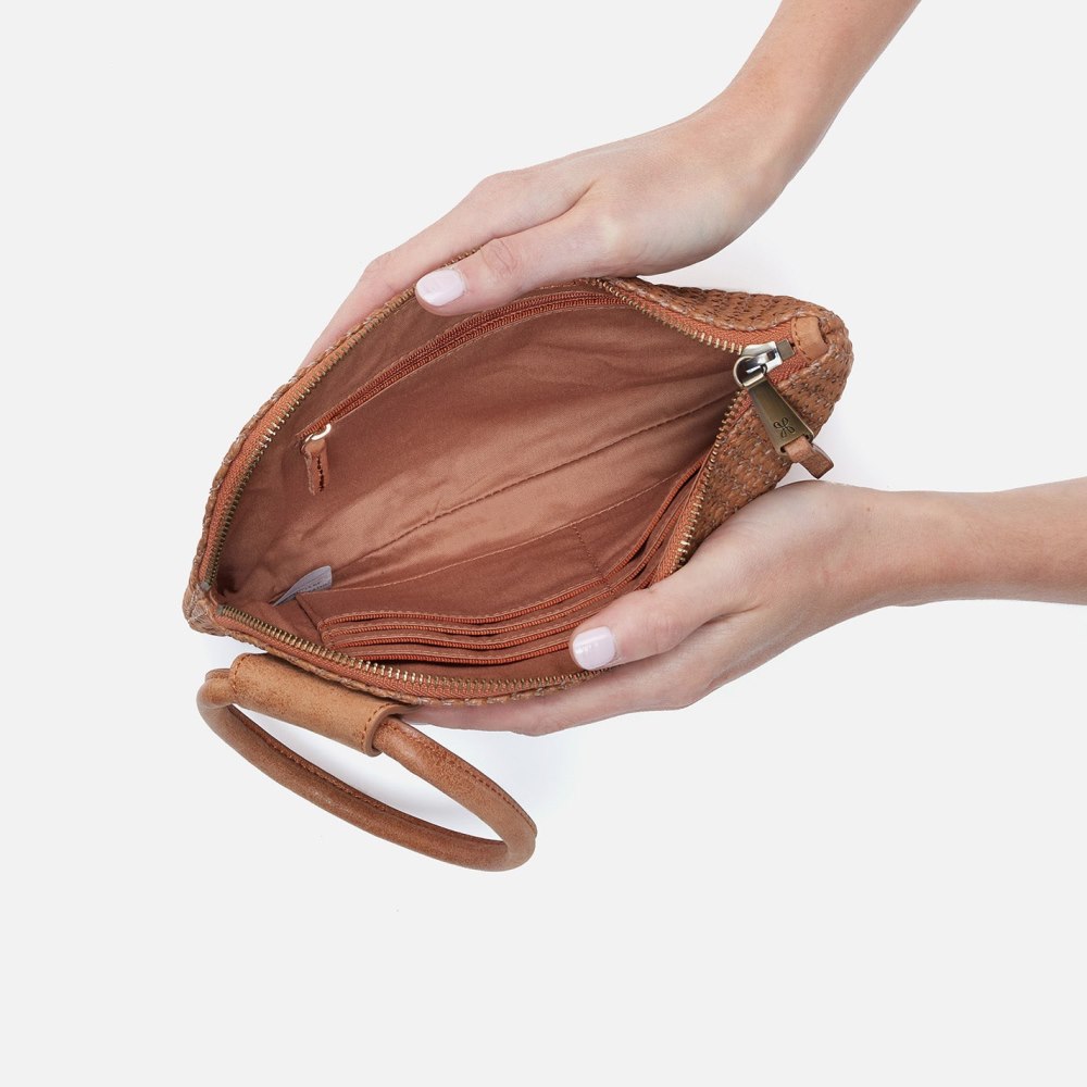 Hobo | Sable Wristlet in Raffia With Leather Trim - Sepia