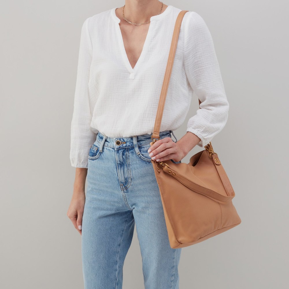 Hobo | Pier Shoulder Bag in Pebbled Leather - Sandstorm