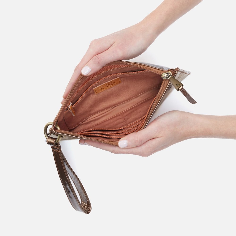 Hobo | Vida Wristlet in Patent Leather - Bronze