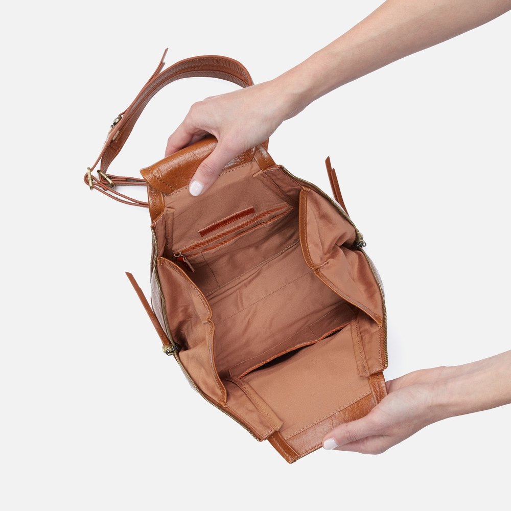 Hobo | Betta Backpack in Polished Leather - Truffle