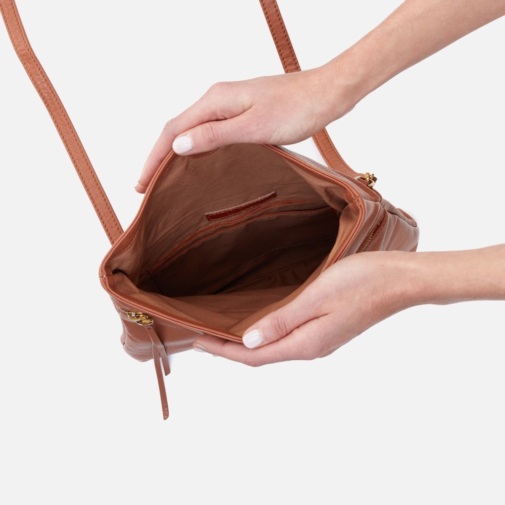 Hobo | Draft Crossbody in Pebbled Leather - Cashew