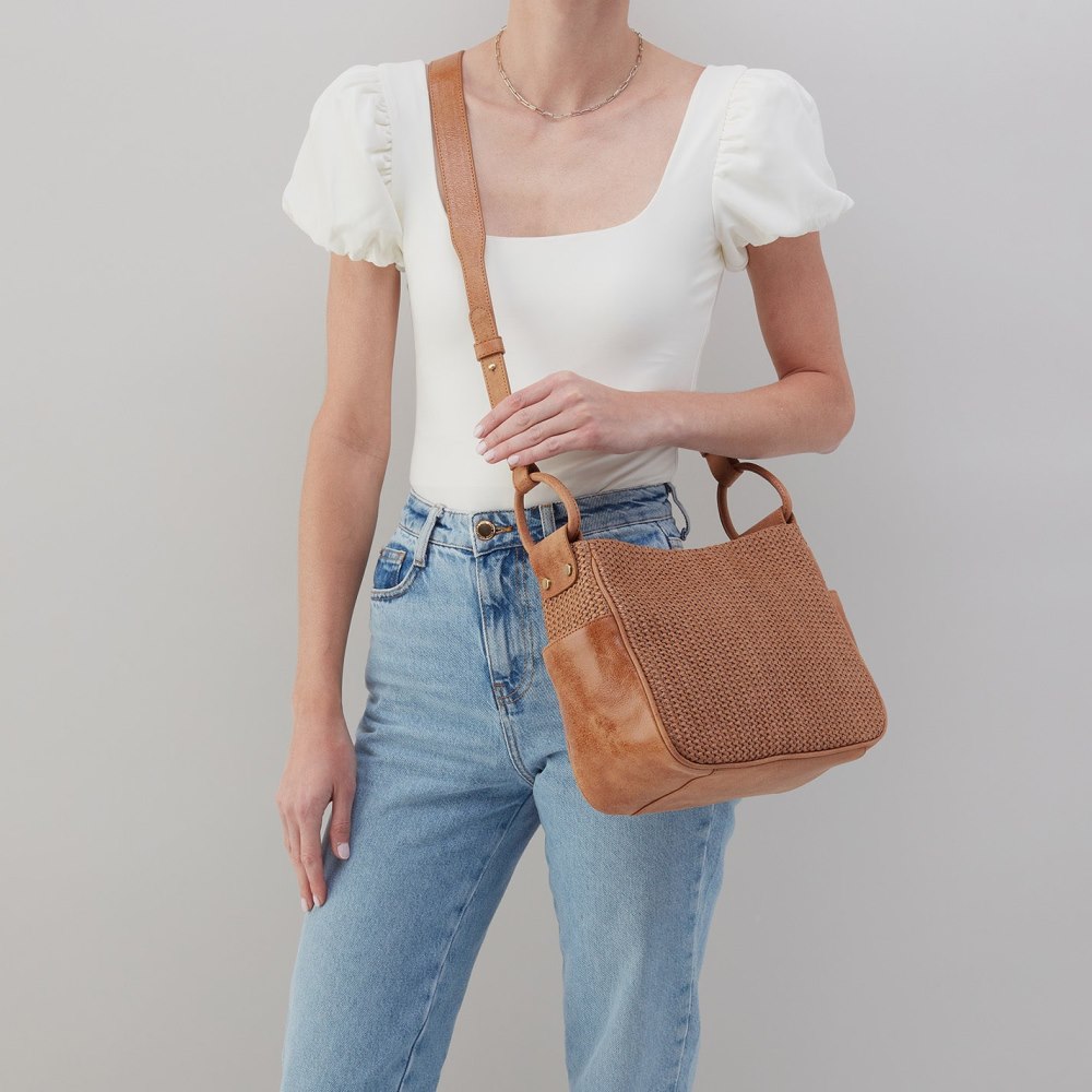 Hobo | Sheila Crossbody in Raffia With Leather Trim - Sepia