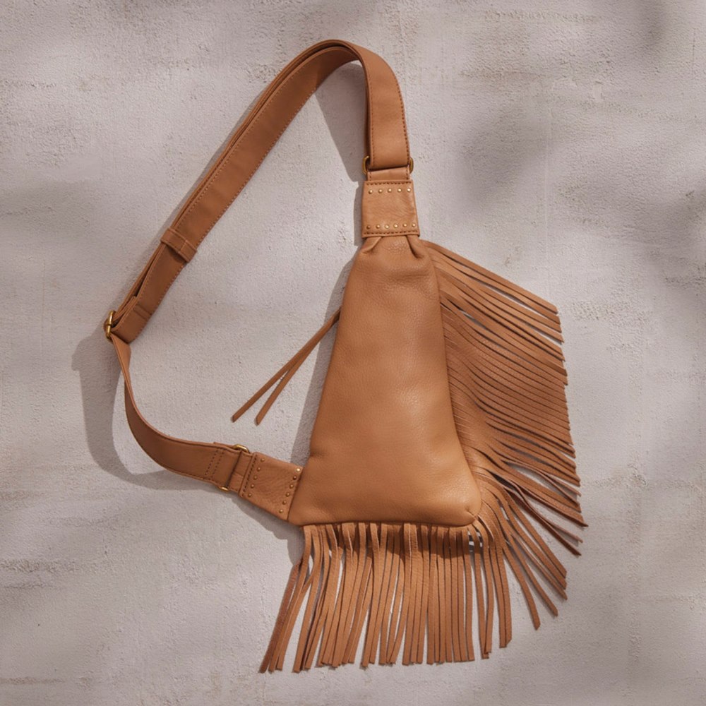 Hobo | Bodhi Sling in Pebbled Leather - Sandstorm With Fringe