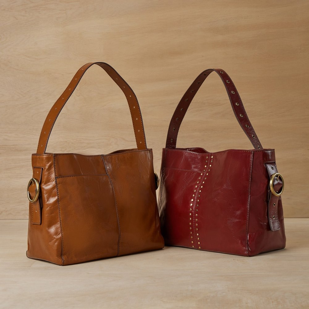 Hobo | Render Shoulder Bag in Polished Leather With Studs - Henna