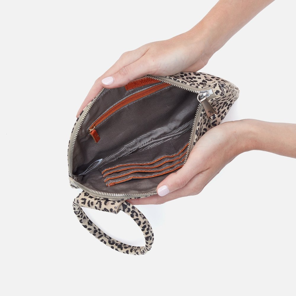 Hobo | Sable Wristlet in Printed Leather - Mini Leopard