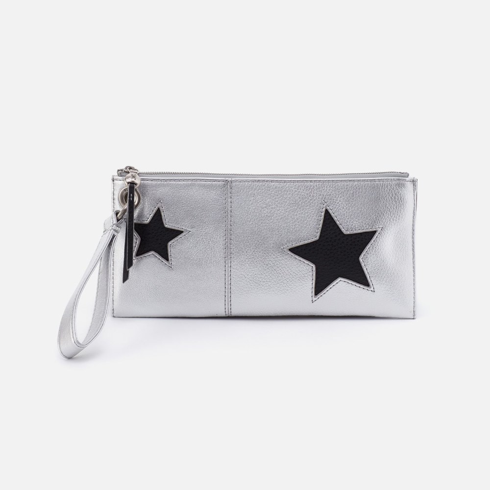 Hobo | Vida Wristlet in Metallic Leather - Argento