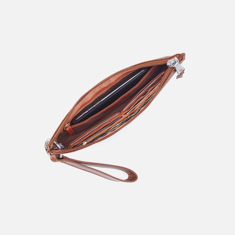 Hobo | Vida Wristlet in Metallic Leather - Argento