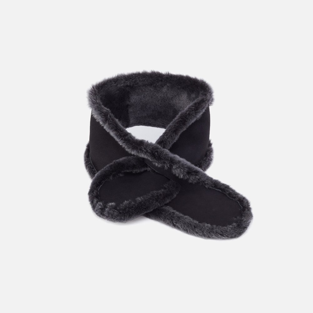 Hobo | Snug Pull Thru Scarf in Aston Leather - Black