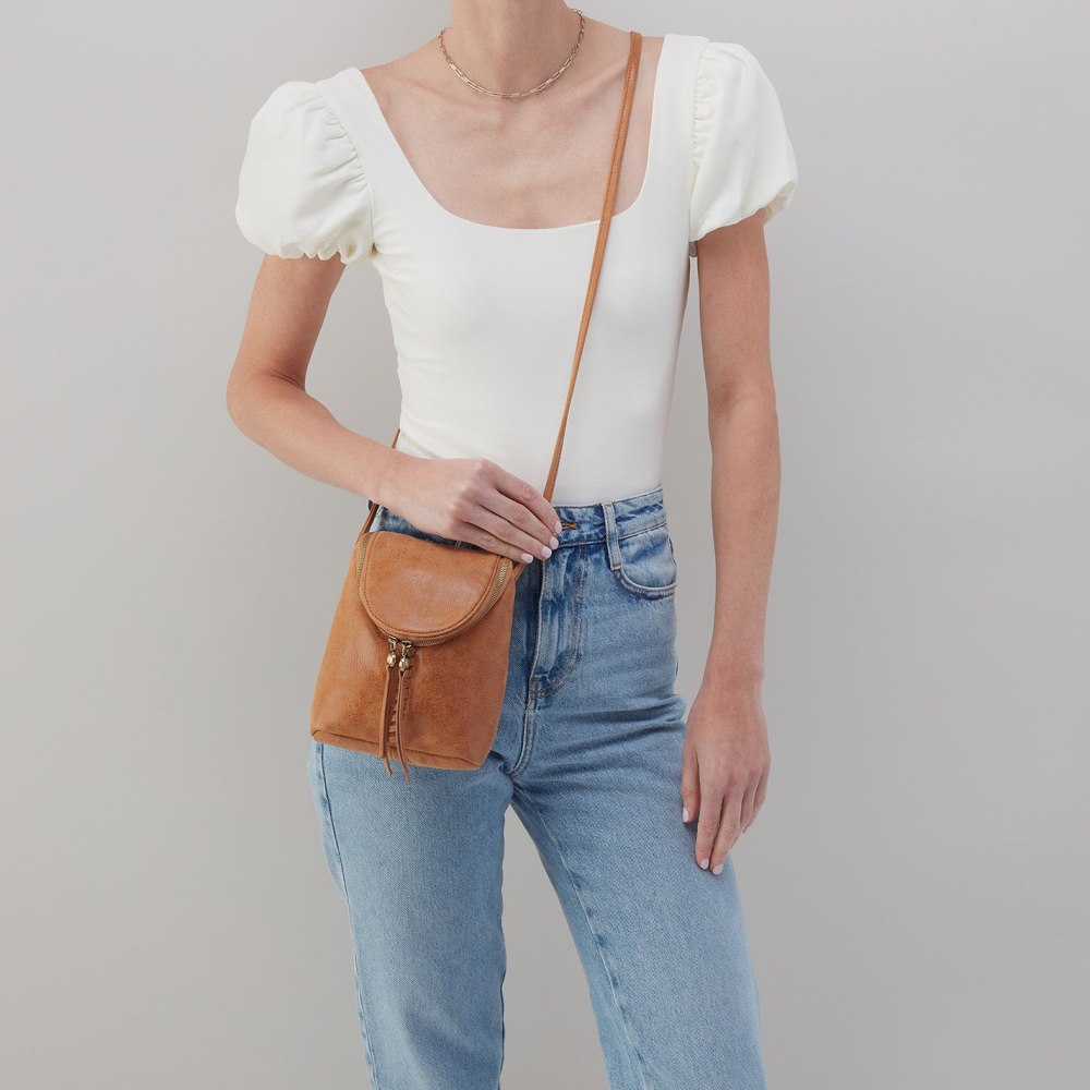 Hobo | Fern Crossbody in Buffed Leather - Whiskey