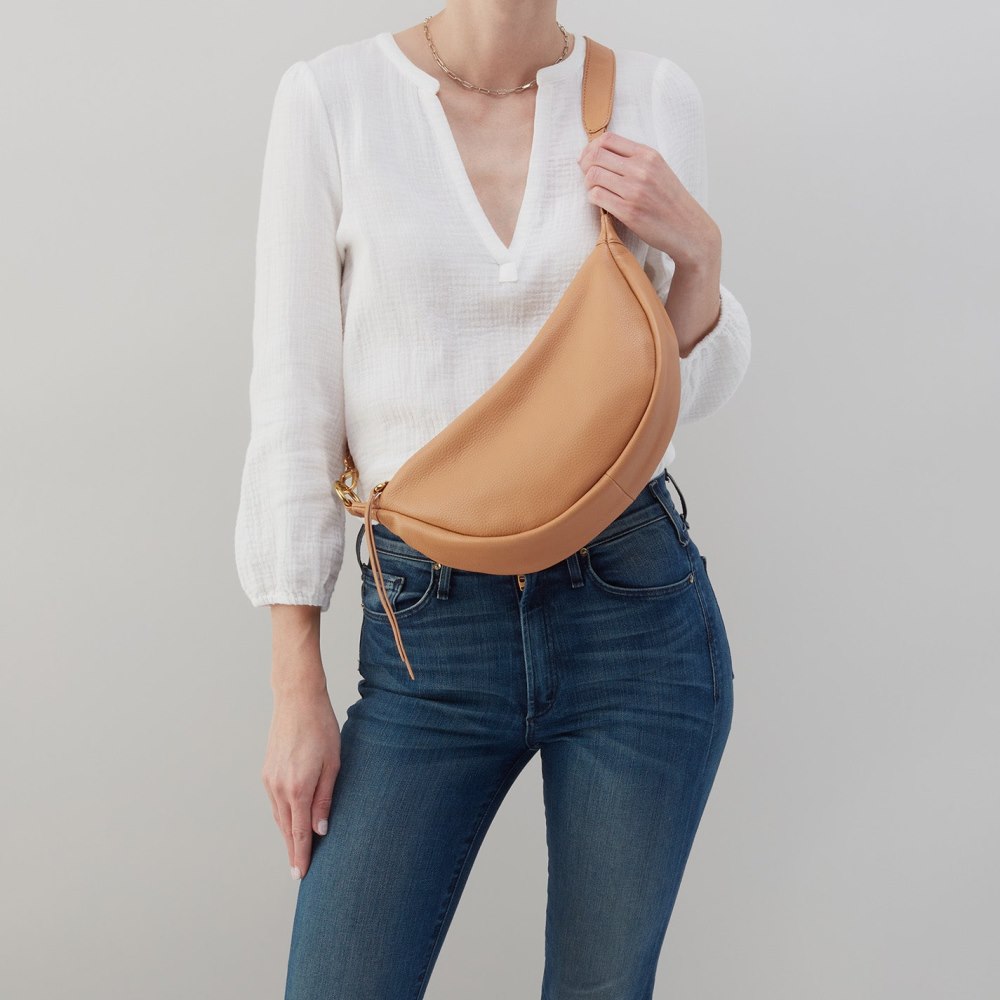 Hobo | Knox Sling in Pebbled Leather - Sandstorm