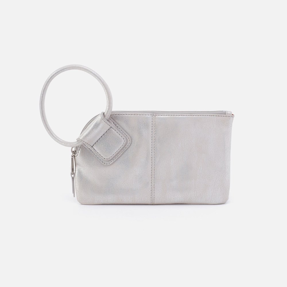 Hobo | Sable Wristlet in Metallic Leather - Silver - Click Image to Close