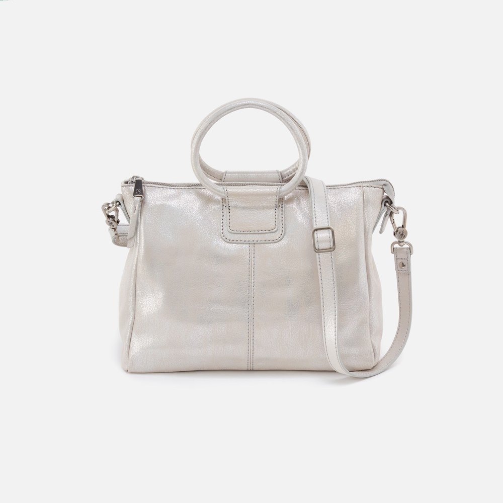 Hobo | Sheila Medium Satchel in Metallic Leather - Silver - Click Image to Close