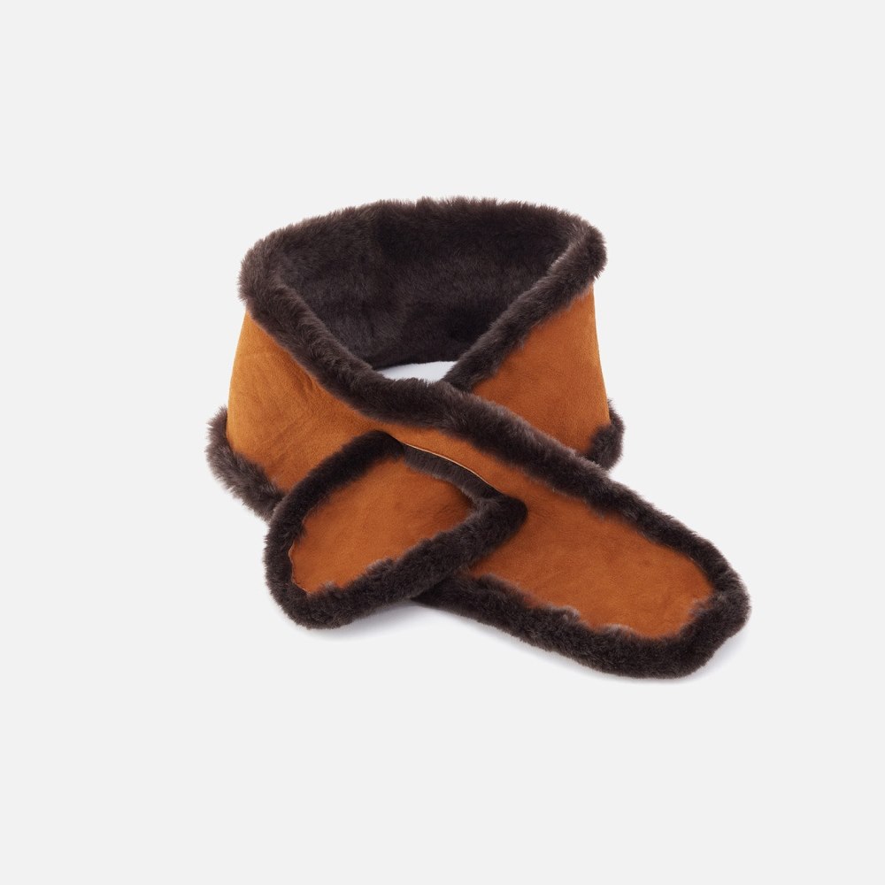 Hobo | Snug Pull Thru Scarf in Aston Leather - Suede Gold - Click Image to Close