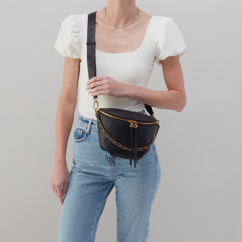 Hobo | Miri Belt Bag in Pebbled Leather - Black