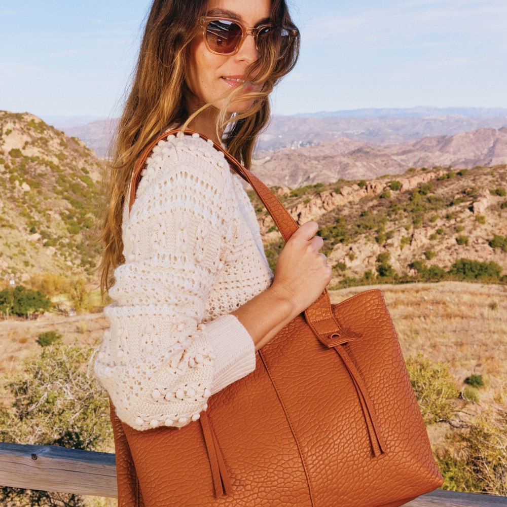 Hobo | Bonita Tote in Bubble Pebbled Leather - Brown