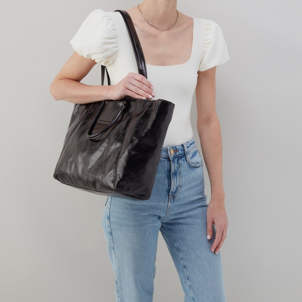 Hobo | Sheila East-West Tote in Polished Leather - Black